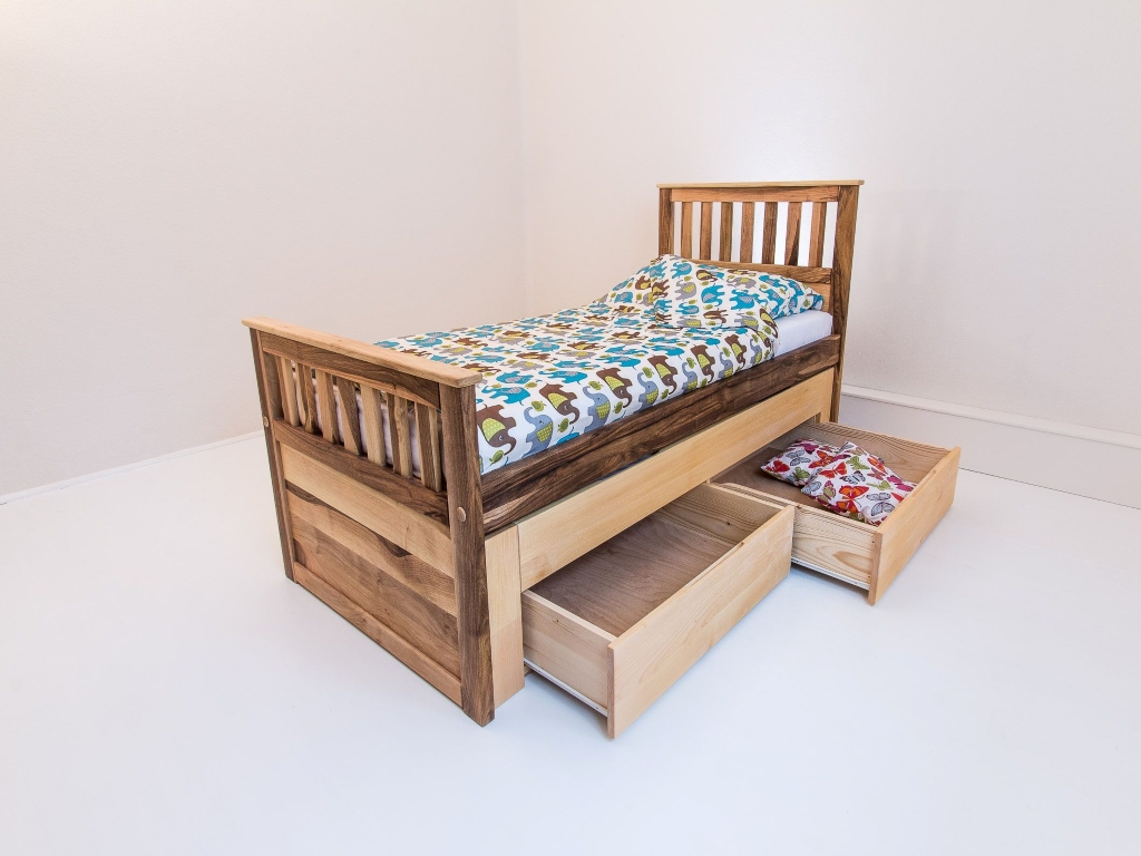 Diófa ágy fiókos ágyneműtartóval és matraccal, vendégágyas kivitelben 80x180